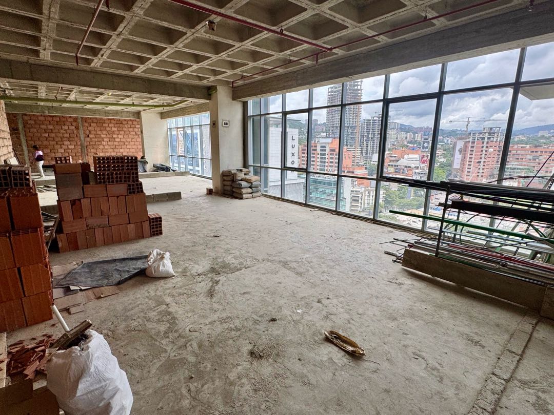 En Venta Oficina Obra Gris Torre Madrid Las Mercedes Baruta Caracas