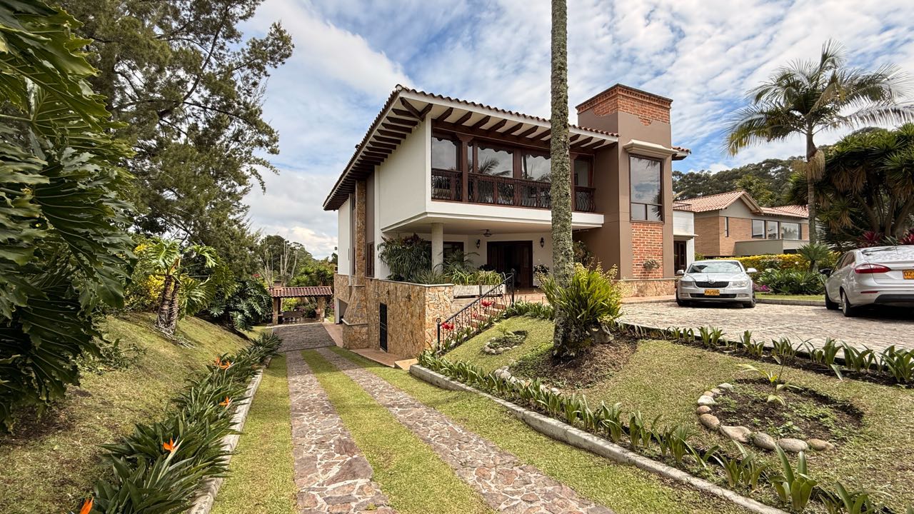 ¡Excelente ubicación! Casa en venta, Llanogrande - Antioquía