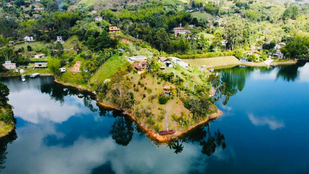 Finca en el peñol vereda la chapa