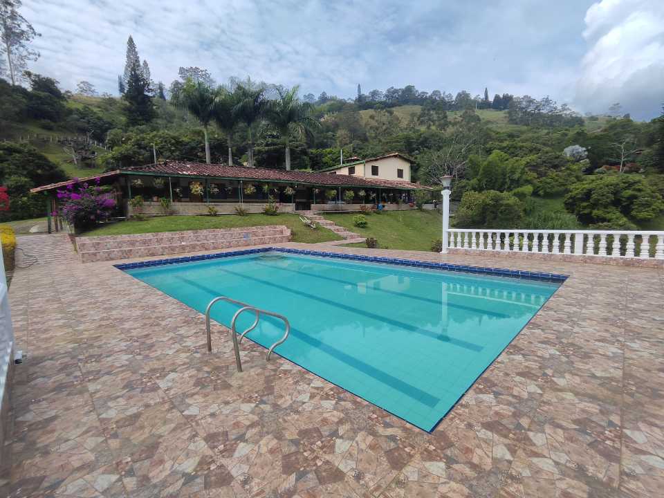 Finca en girardota vereda el totumo