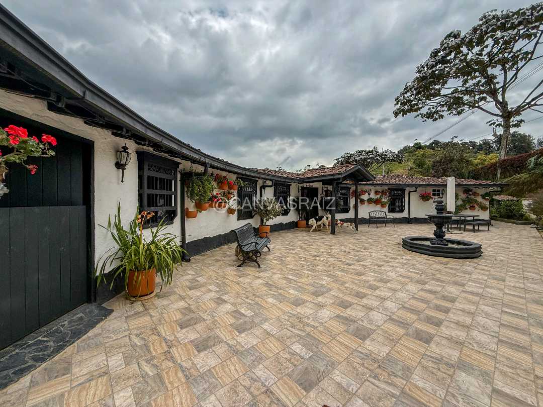 VENTA DE FINCA PRODUCTIVA EN EL RETIRO