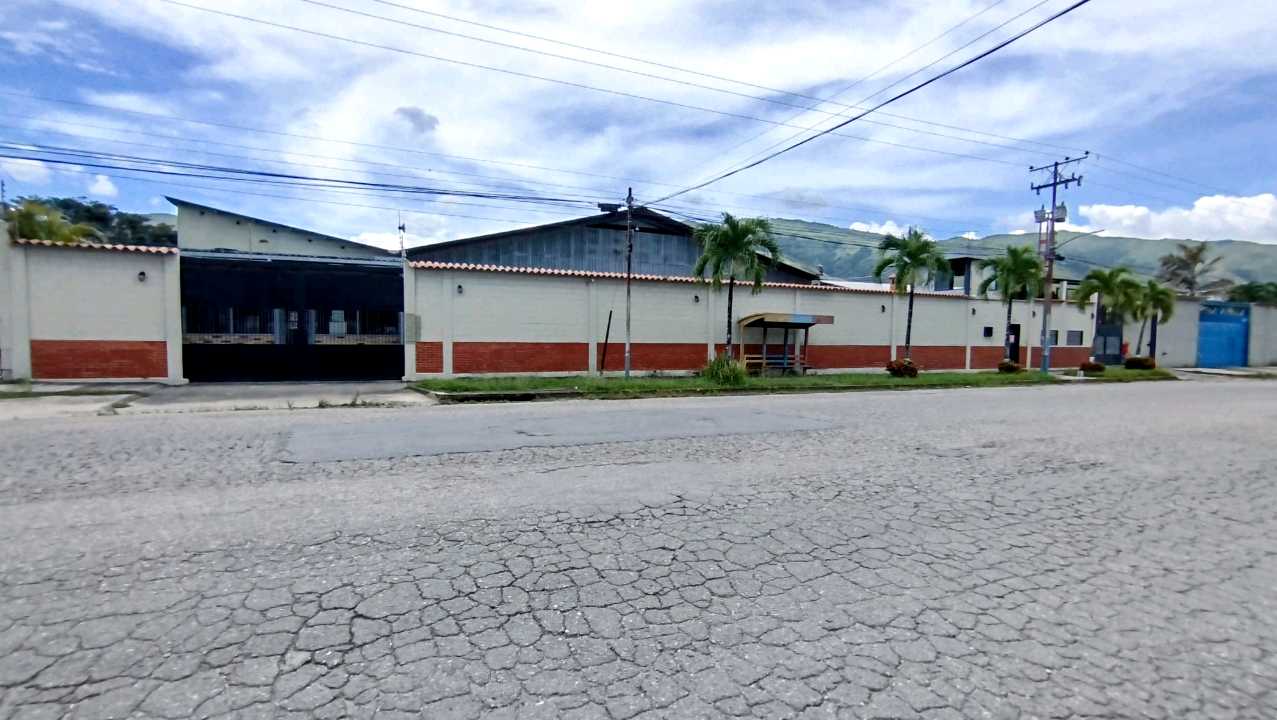 GALPON EN VENTA ZONA IND.LA MORA 2 LA VICTORIA ARAGUA MP-9481726 - Foto 2