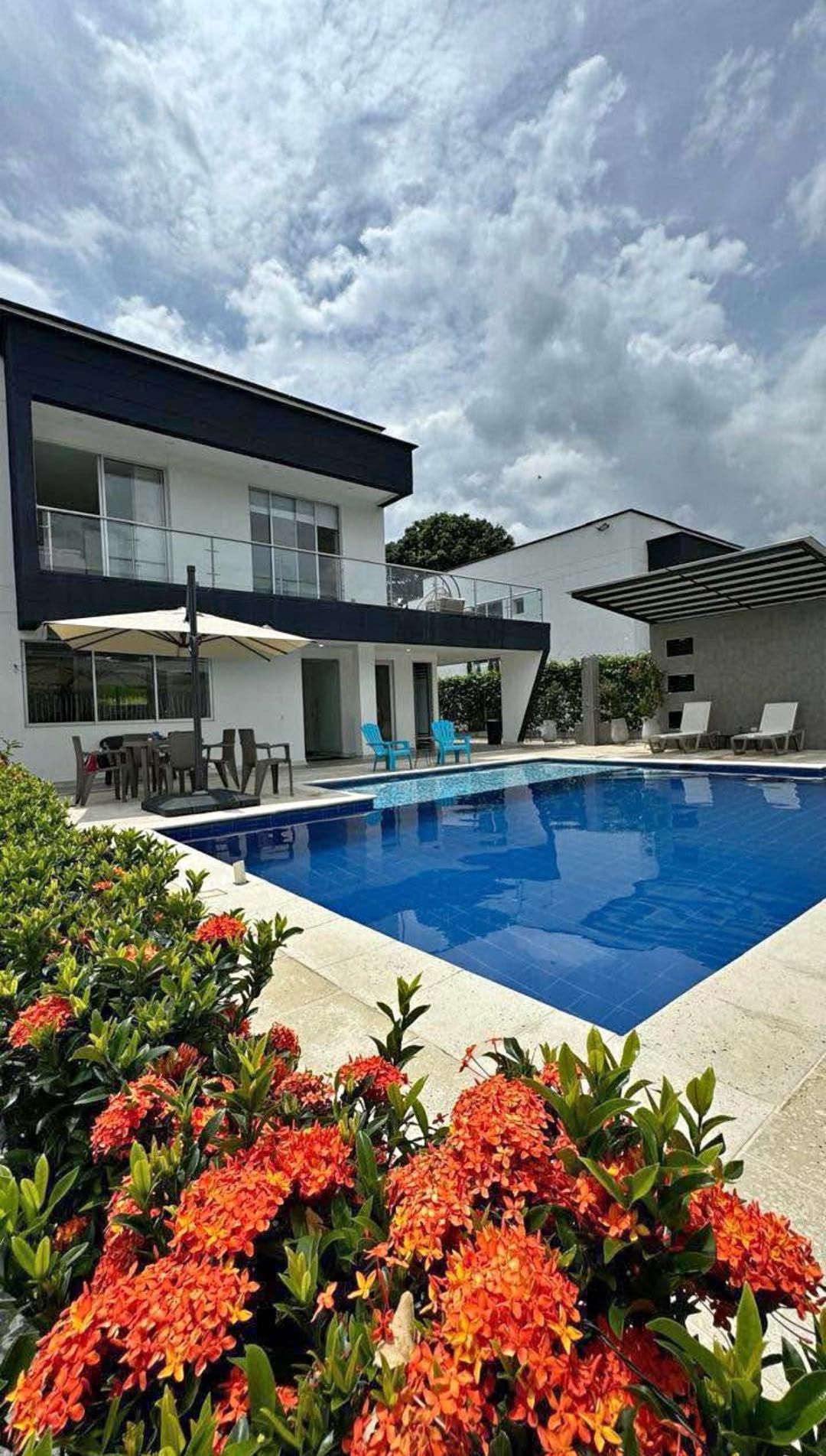 Proyecto internacional - Skyline Residences