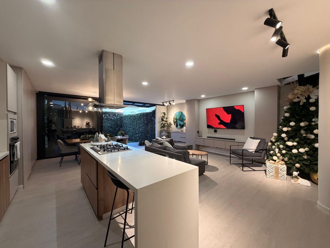 HERMOSA CASA DISPONIBLE EN VENTA EN EL SECTOR DE ENVIGADO LA CALLEJA