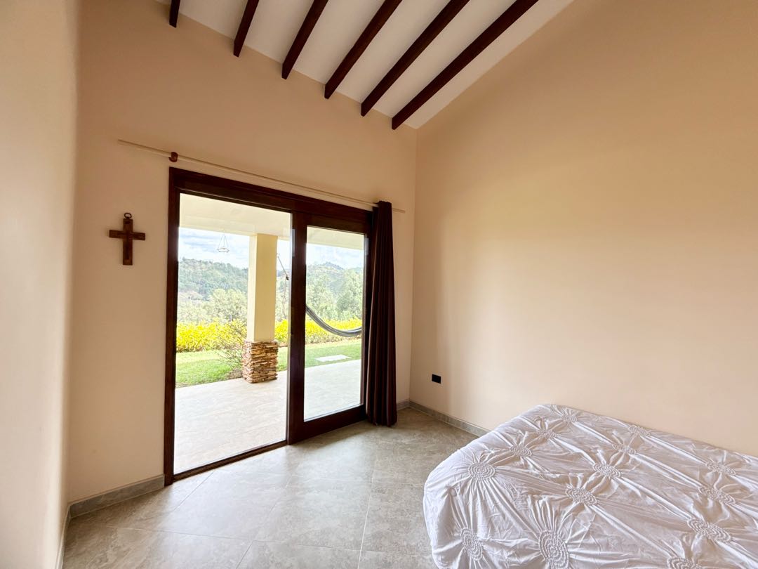Hermosa casa en venta de 1 nivel en El Retiro, Antioquía