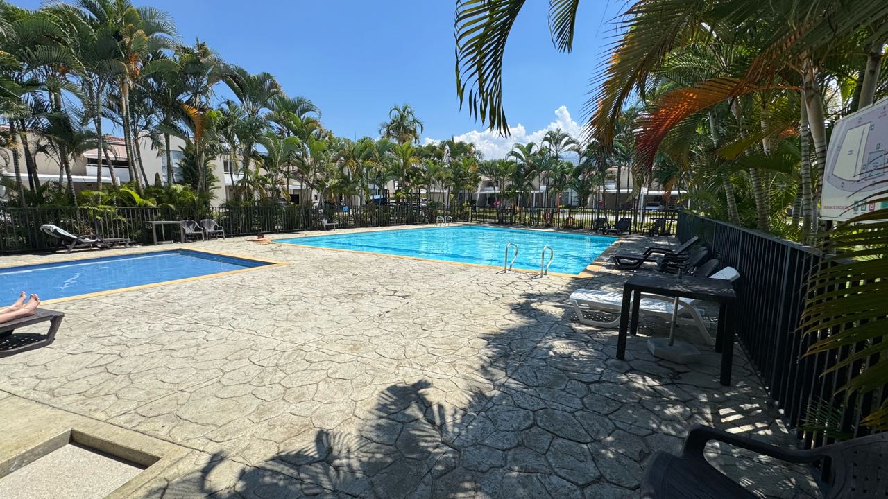 HERMOSA CASA EN VENTA EN ALFAGUARA Jamundí 177m2 lote214m2