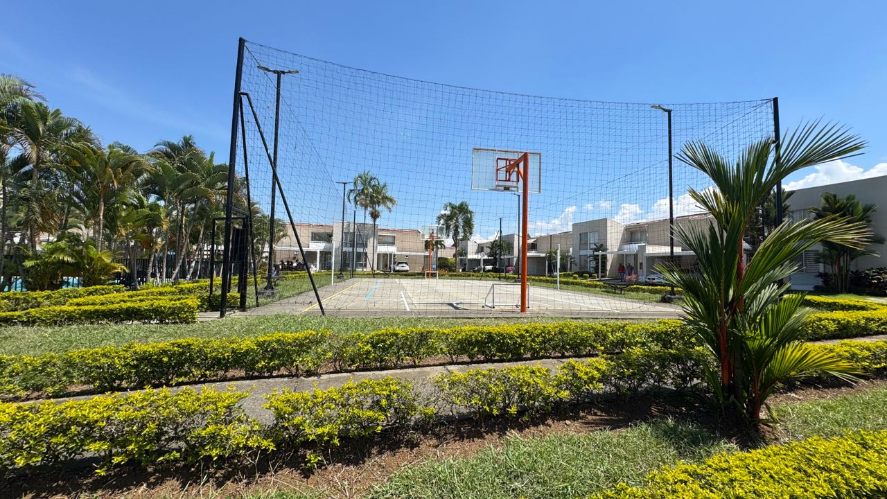 HERMOSA CASA EN VENTA EN ALFAGUARA Jamundí 177m2 lote214m2
