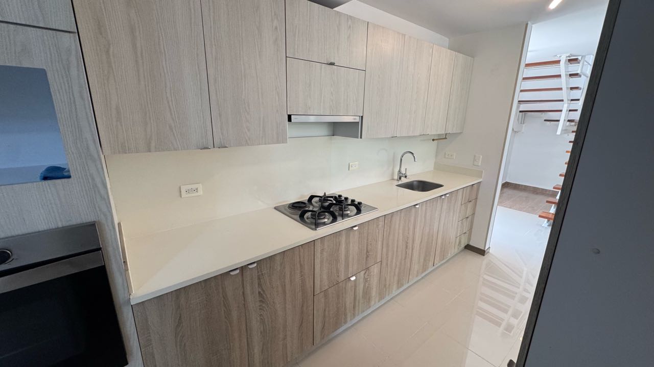 HERMOSA CASA EN VENTA EN ALFAGUARA Jamundí 177m2 lote214m2