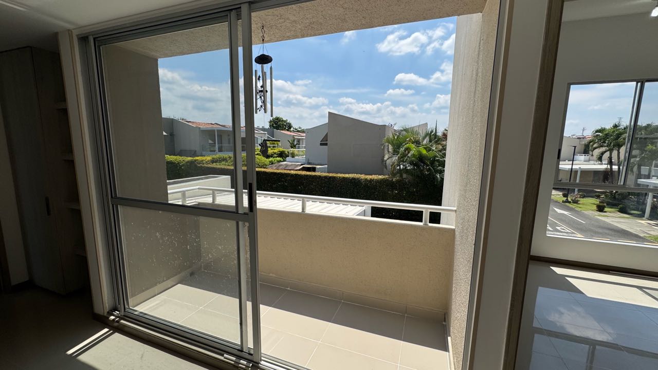 HERMOSA CASA EN VENTA EN ALFAGUARA Jamundí 177m2 lote214m2