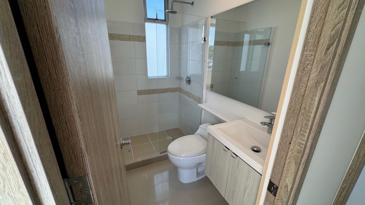 HERMOSA CASA EN VENTA EN ALFAGUARA Jamundí 177m2 lote214m2