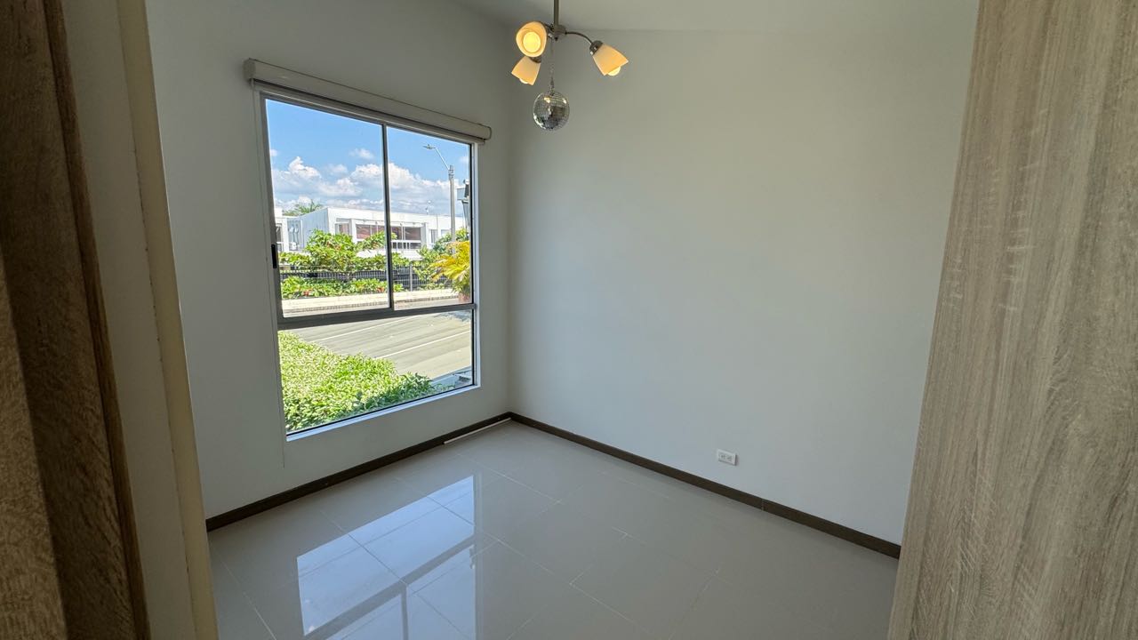 HERMOSA CASA EN VENTA EN ALFAGUARA Jamundí 177m2 lote214m2