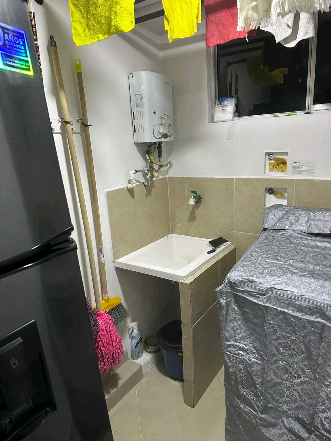 Hermoso Apartamento Amoblado, Los Colores, Medellín