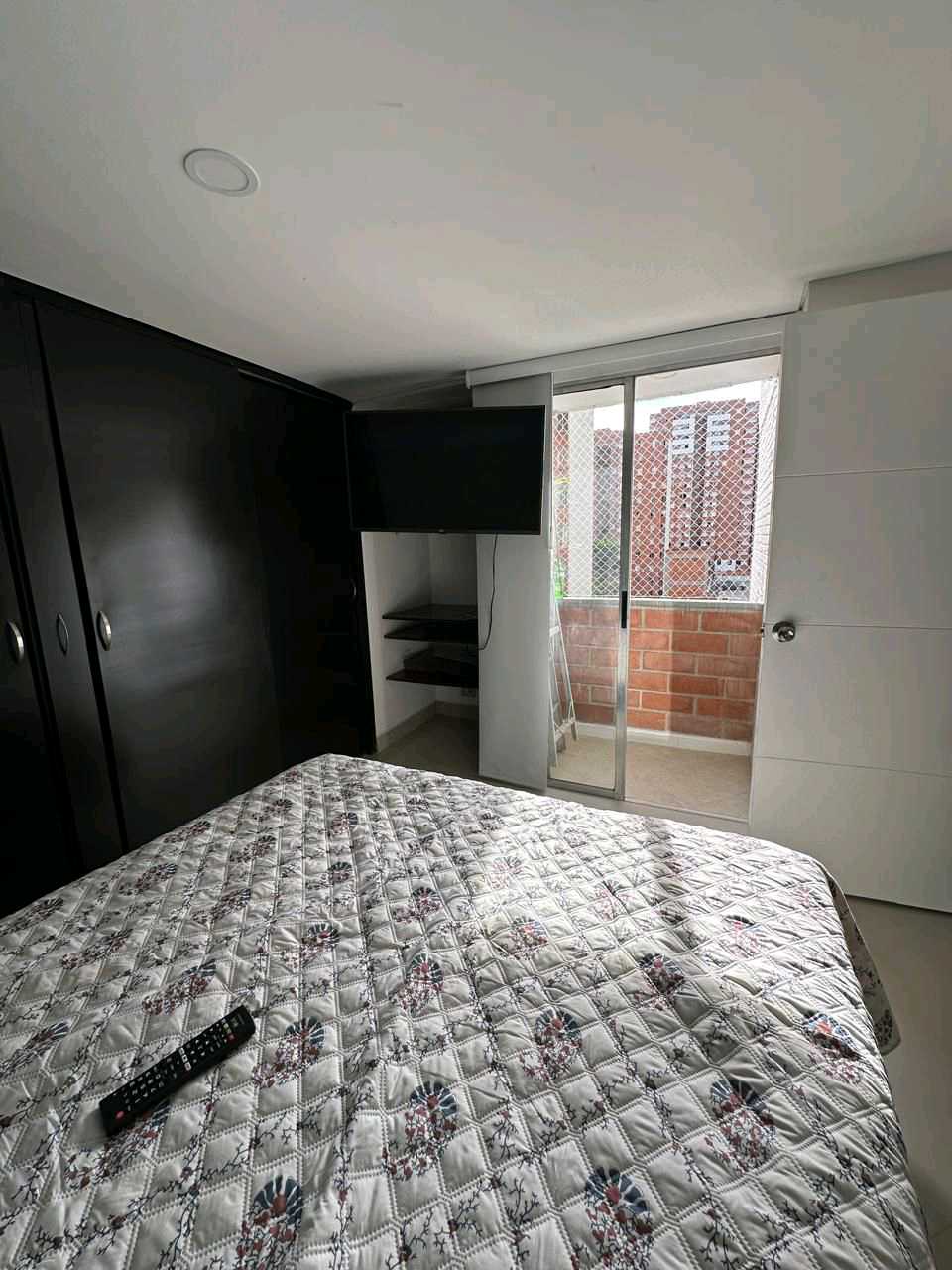 Hermoso Apartamento Amoblado, Los Colores, Medellín