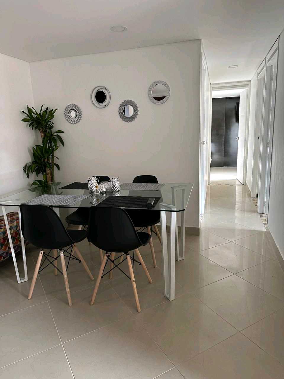 Hermoso Apartamento Amoblado, Los Colores, Medellín