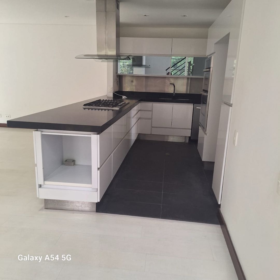 Proyecto internacional - Skyline Residences