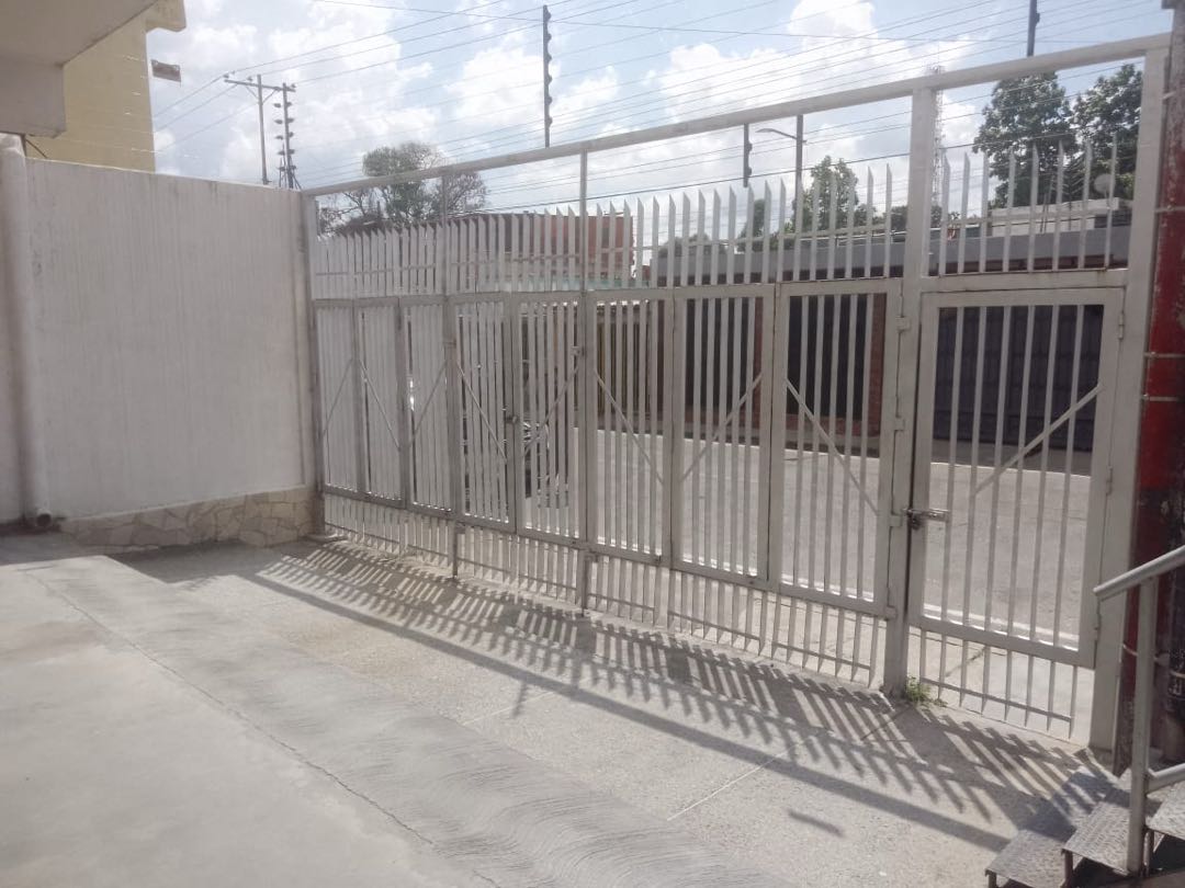 LOCAL COMERCIAL EN ALQUILER UBICADA EN SECTOR SANTA ROSA   MA-9589652 - Foto 2