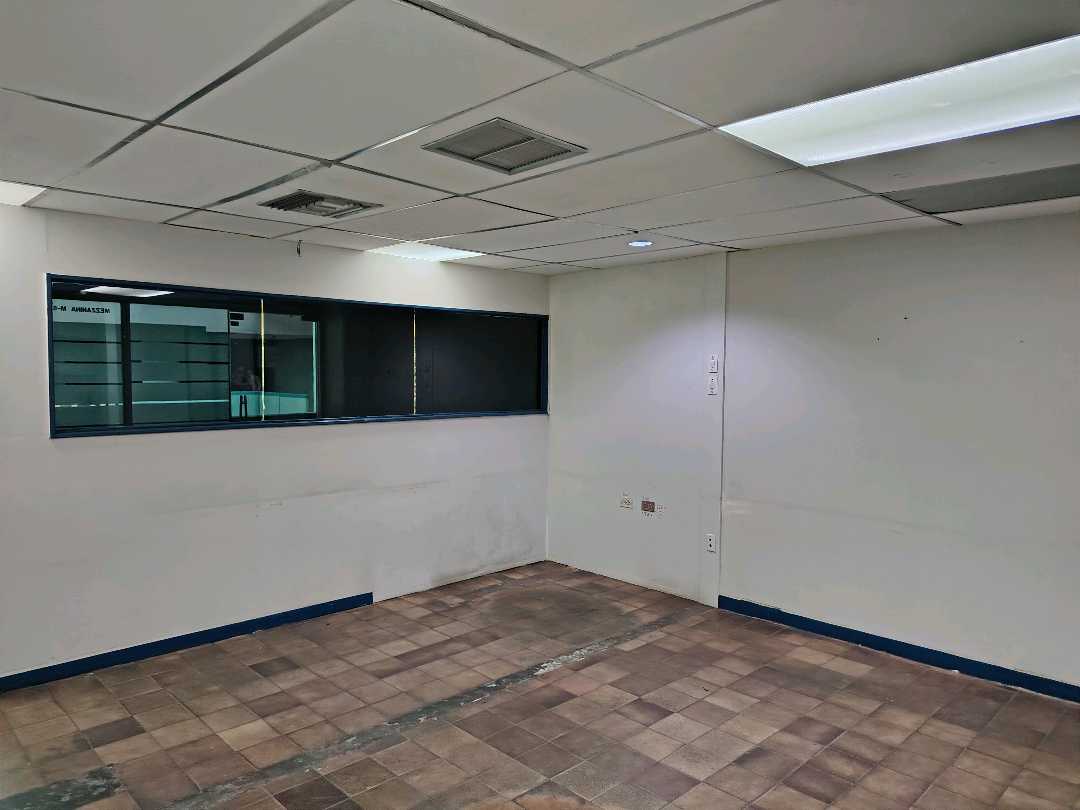Oficina comercial en venta en el cc paseo las industrias lv-9615126 - Foto 5
