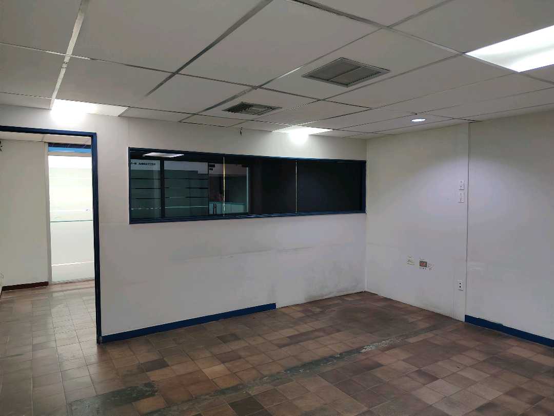 Oficina comercial en venta en el cc paseo las industrias lv-9615126 - Foto 6