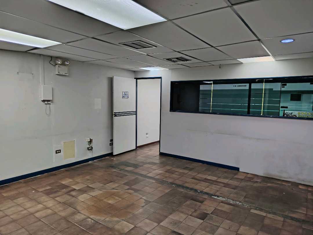 Oficina comercial en venta en el cc paseo las industrias lv-9615126 - Foto 7