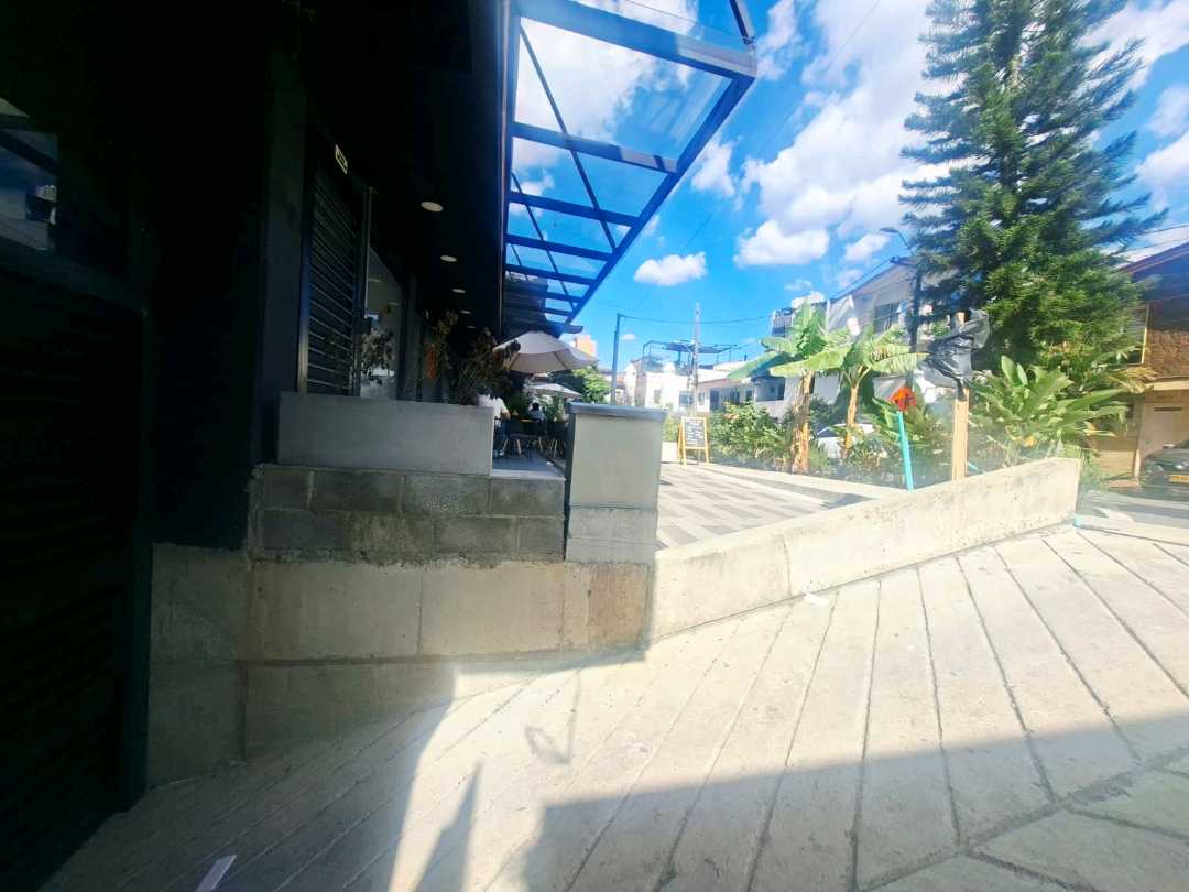 Local comercial en venta Laureles cerca a un airbnb.