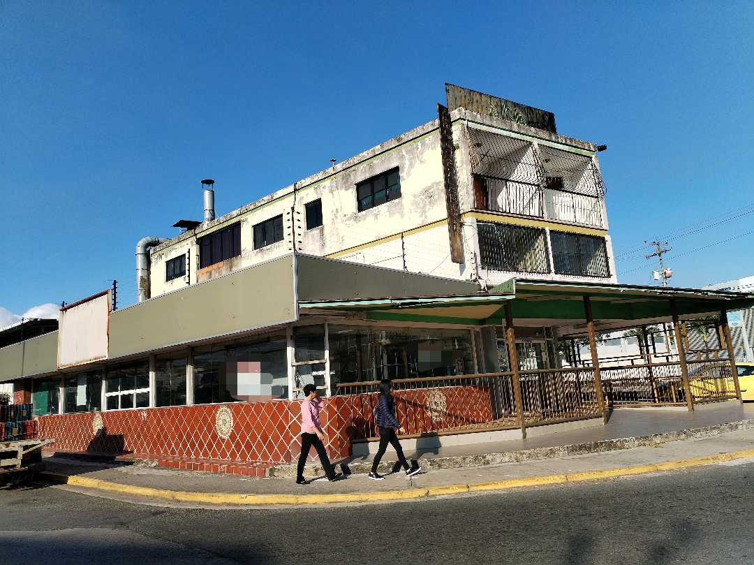 Local Comercial en Venta  en Naguanagua.  EM-9751398 - Foto 2