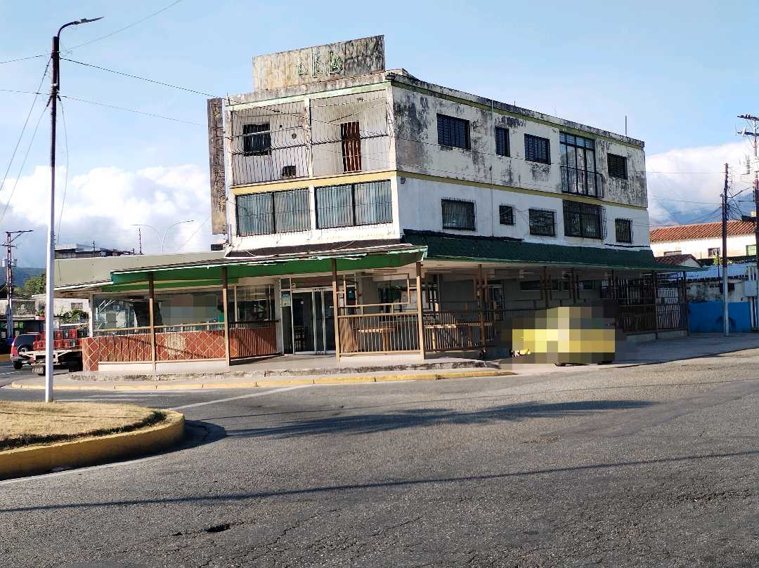 Local Comercial en Venta  en Naguanagua.  EM-9751398 - Foto 3