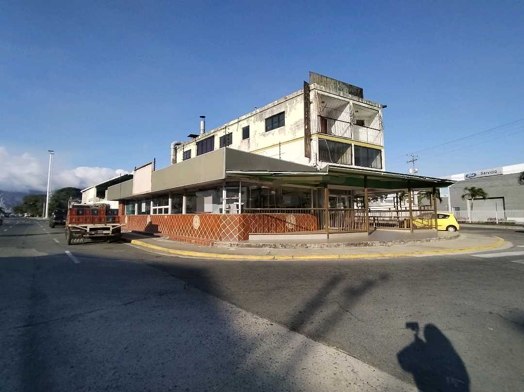 Local Comercial en Venta  en Naguanagua.  EM-9751398 - Foto 5