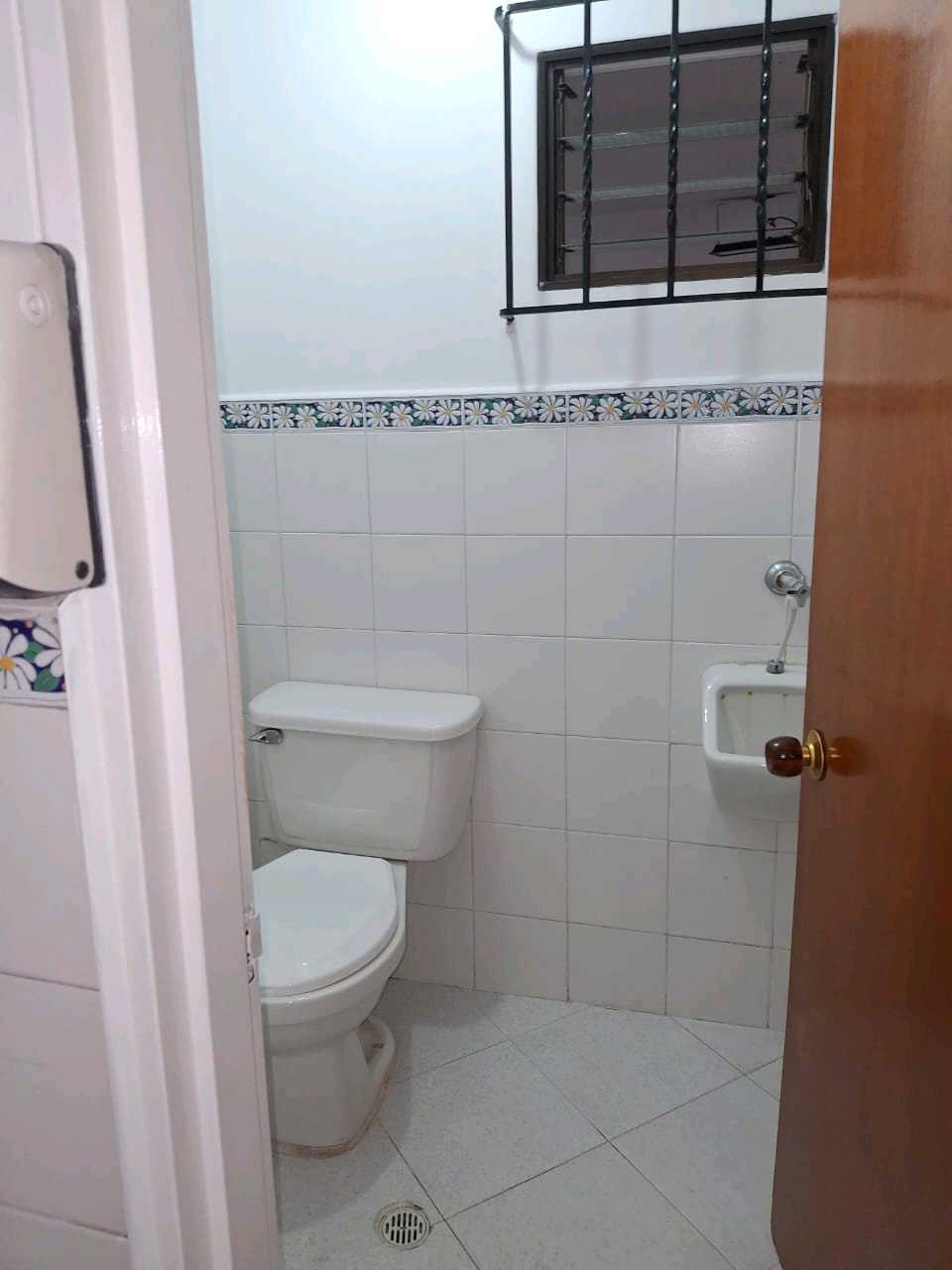 Local comercial Envigado cerca al parque 140mts2