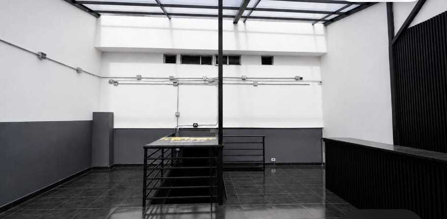 Local comercial Provenza u Oficina 350mts