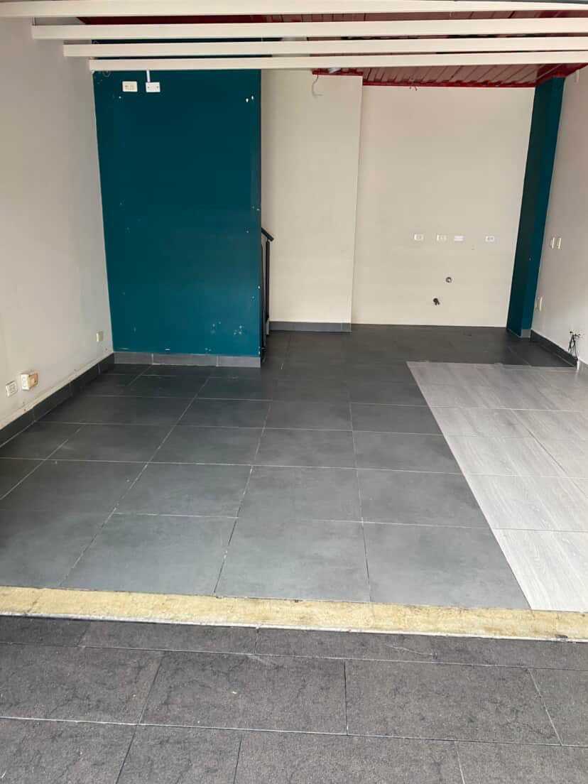 Local comercial en arriendo, ubicado  zona de comidas