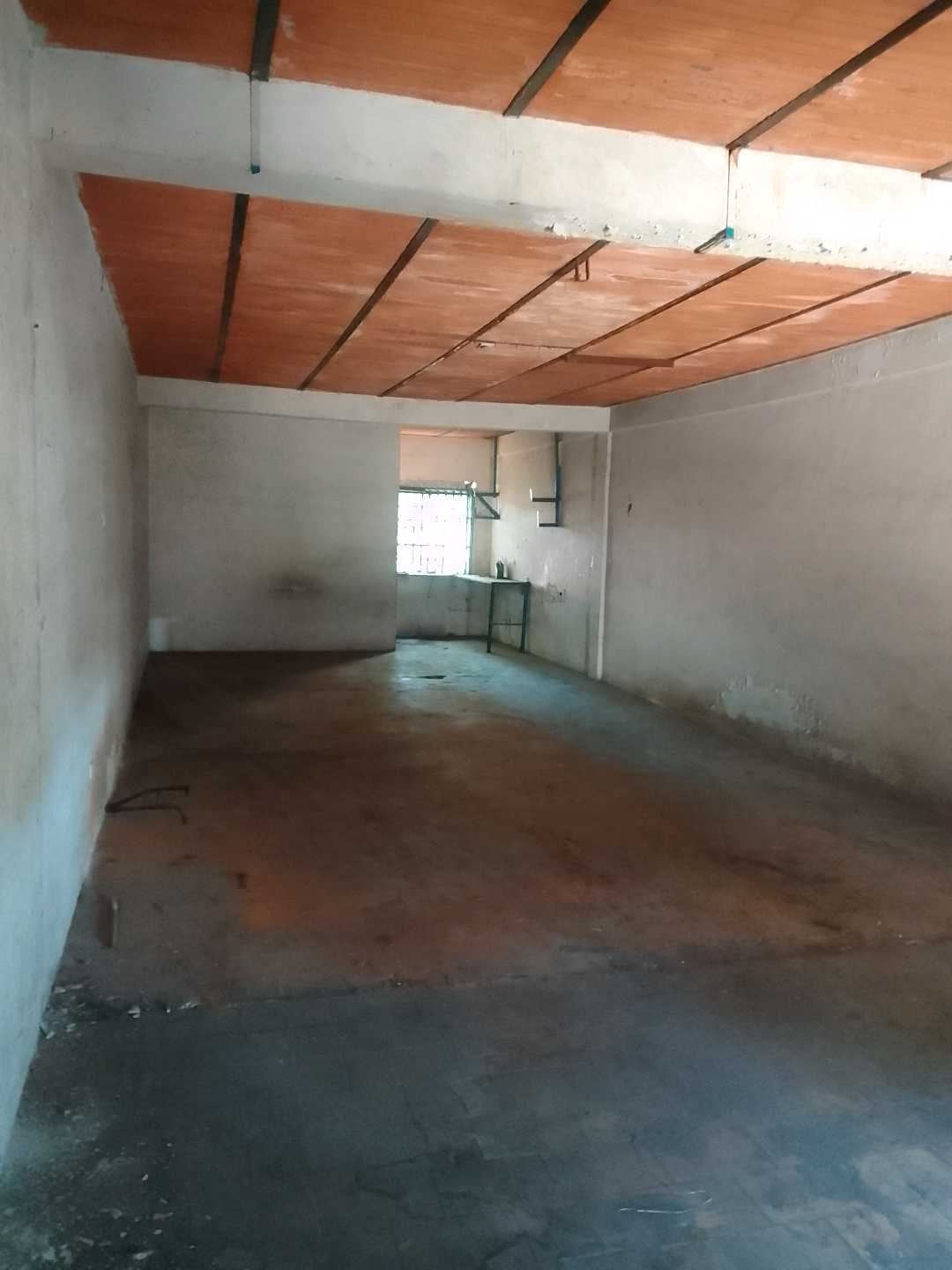 Local en alquiler Av Fernando Figueredo c/c Comercio JR-9804225