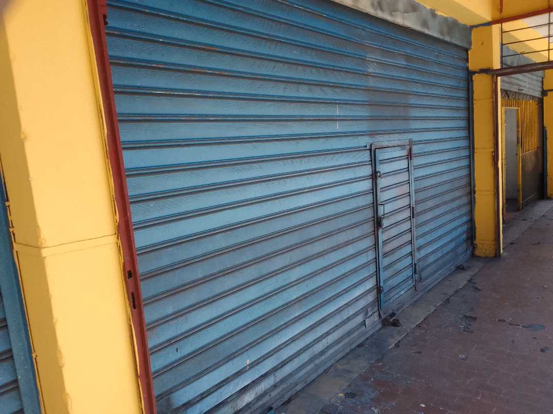 Local en alquiler Av Fernando Figueredo c/c Comercio JR9804247 - Foto 2