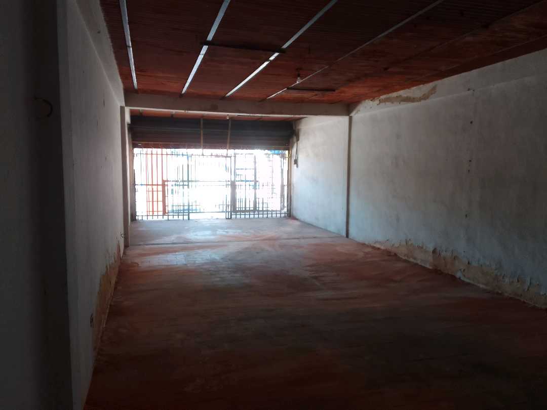 Local en alquiler Av Fernando Figueredo c/c Comercio JR9804247 - Foto 4