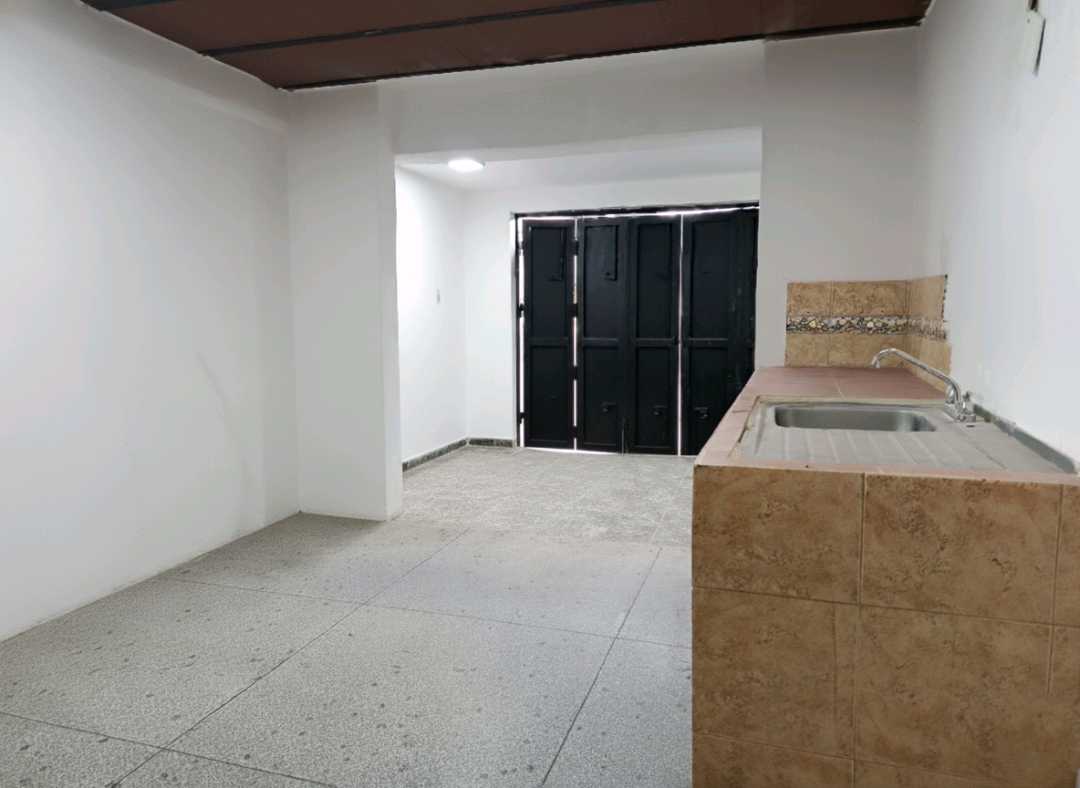 Local en alquiler en Av Michelena AAA-9634364 - Foto 4