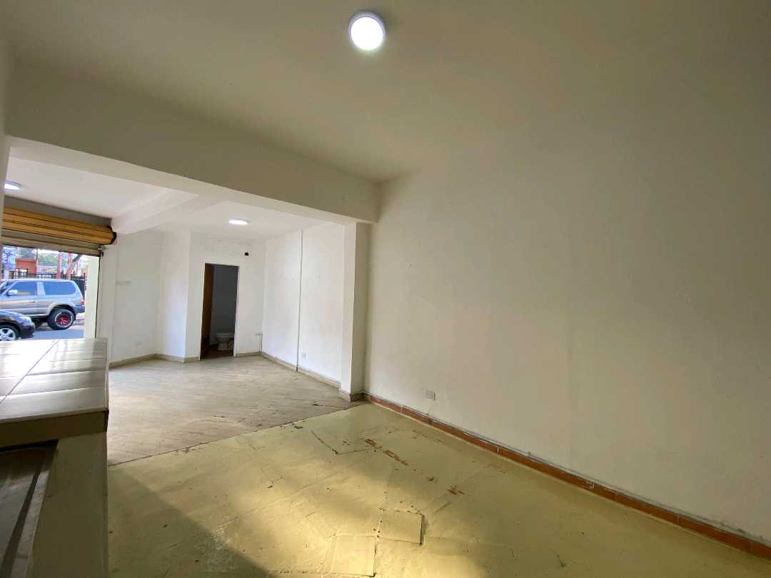 Local en alquiler en Av. Montes de oca C/C Av. Rojas Queipo HV-9778170 - Foto 2