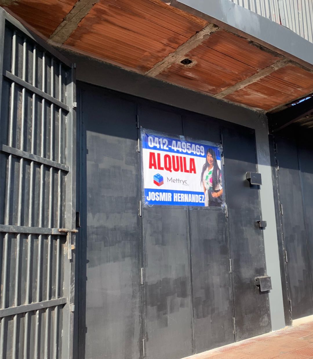 Local en Alquiler en la AV Aránzazu Edo Carabobo Venezuela JH-9802255