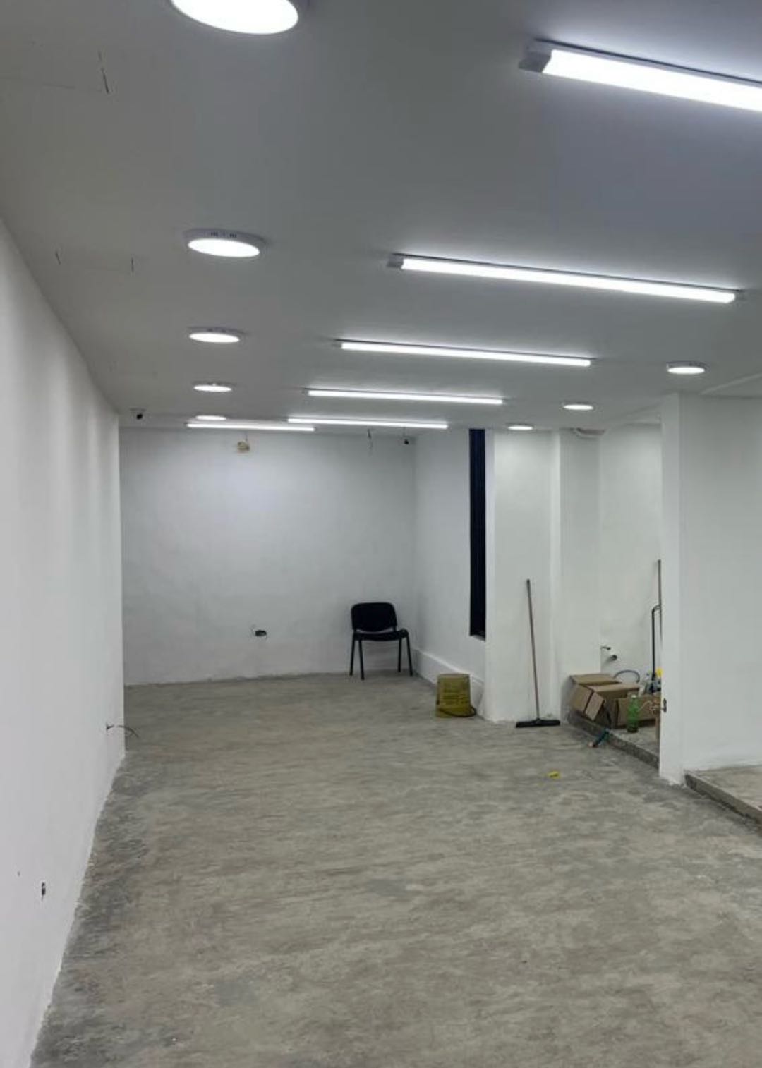 Local en Alquiler en la AV Aránzazu Edo Carabobo Venezuela JH-9802255 - Foto 3