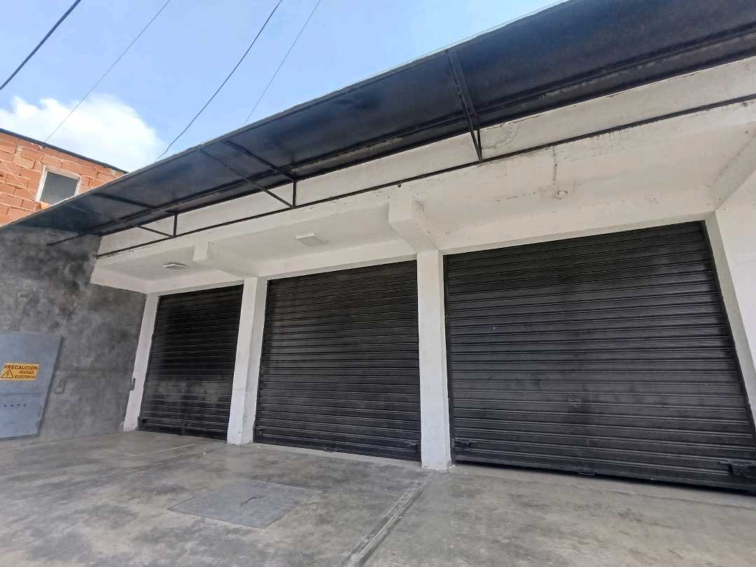 Local en alquiler ubicado en Naguanagua Av. Principal HV-9772766 - Foto 1