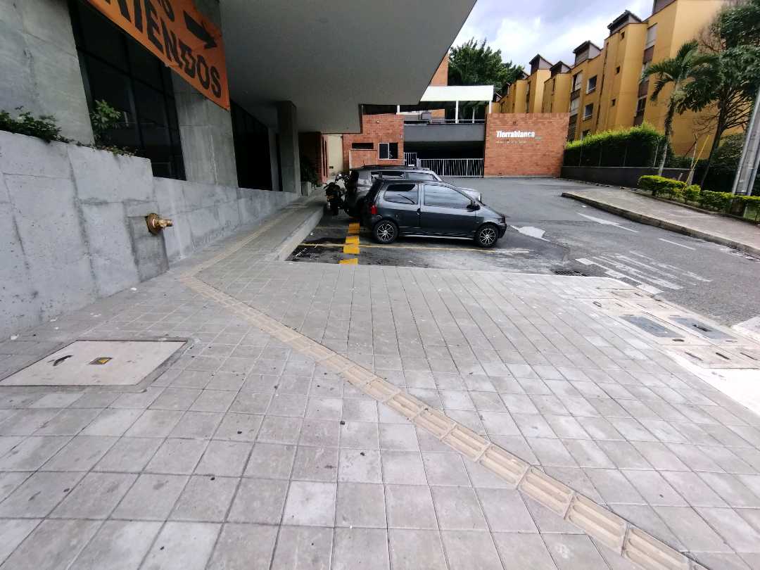 Miniatura 12