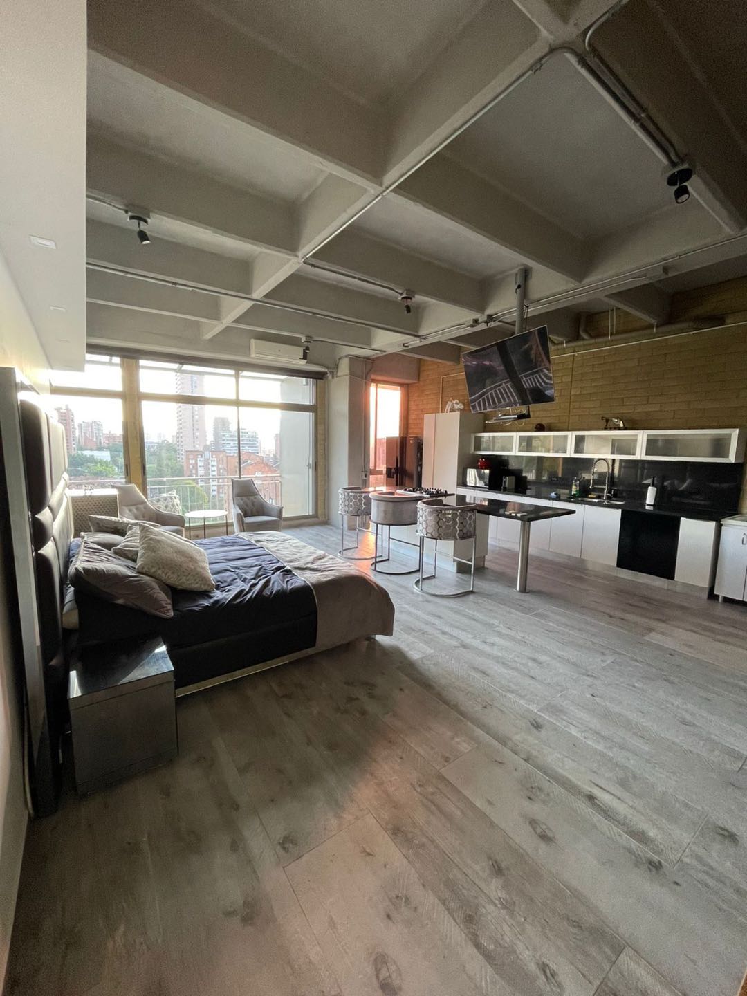 Lof amoblado cerca a Provenza