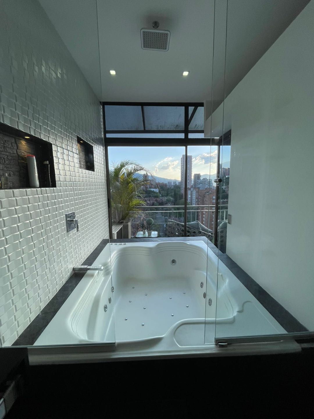 Lof amoblado cerca a Provenza