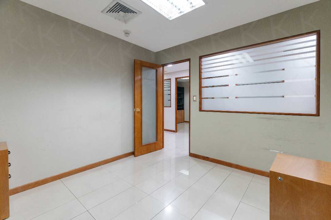 Los cortijos (Torre Corimon) - Oficina en venta