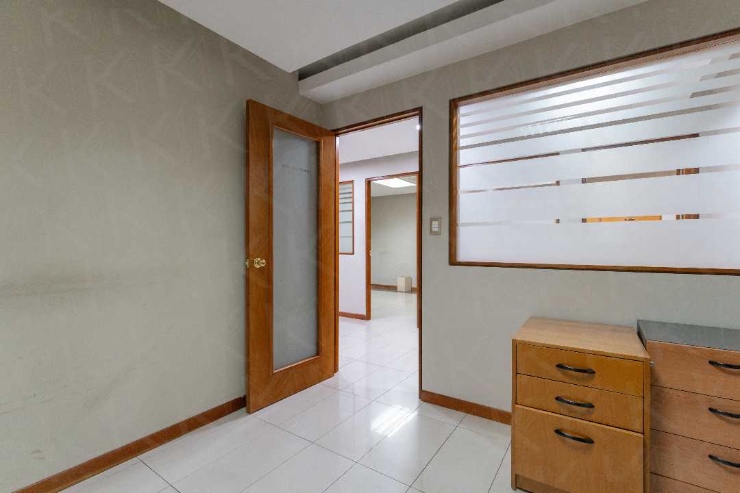Los cortijos (Torre Corimon) - Oficina en venta