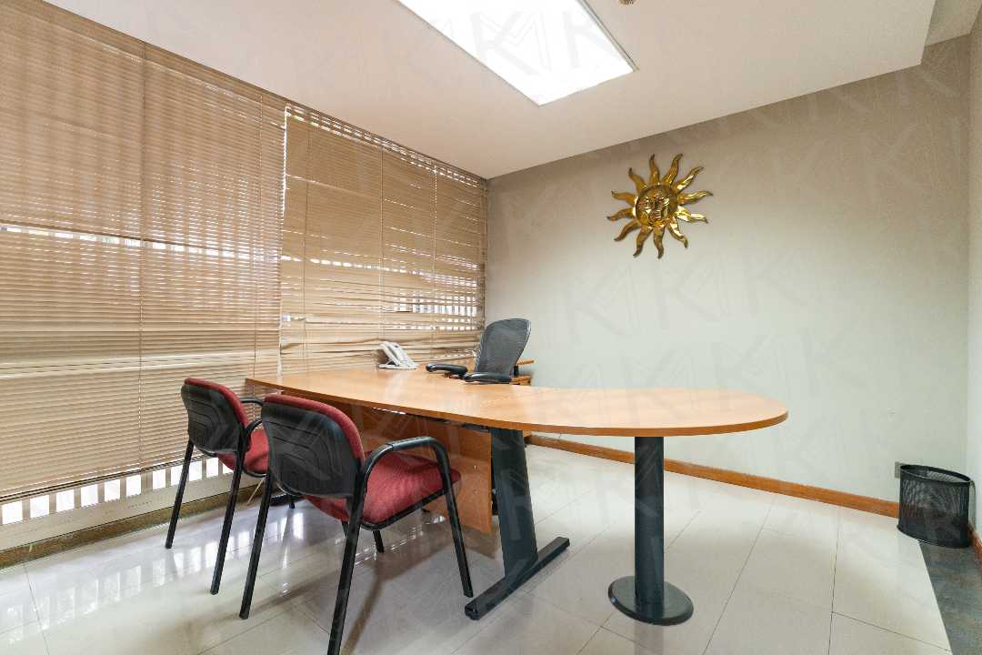 Los cortijos (Torre Corimon) - Oficina en venta