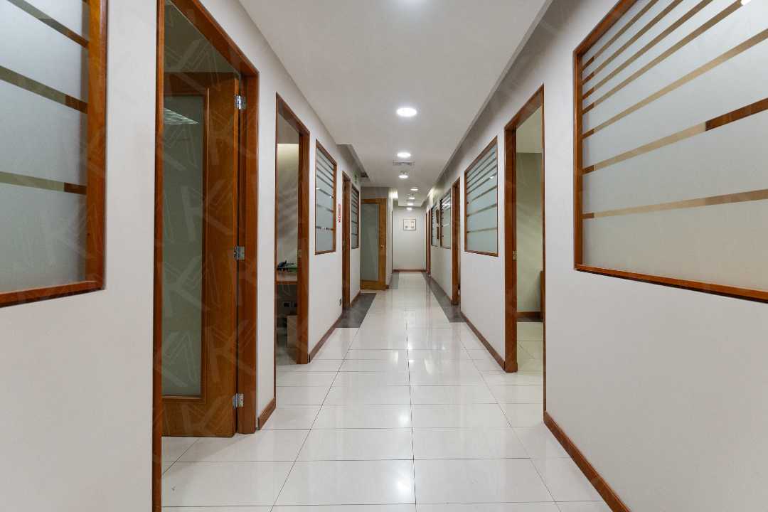 Los cortijos (Torre Corimon) - Oficina en venta