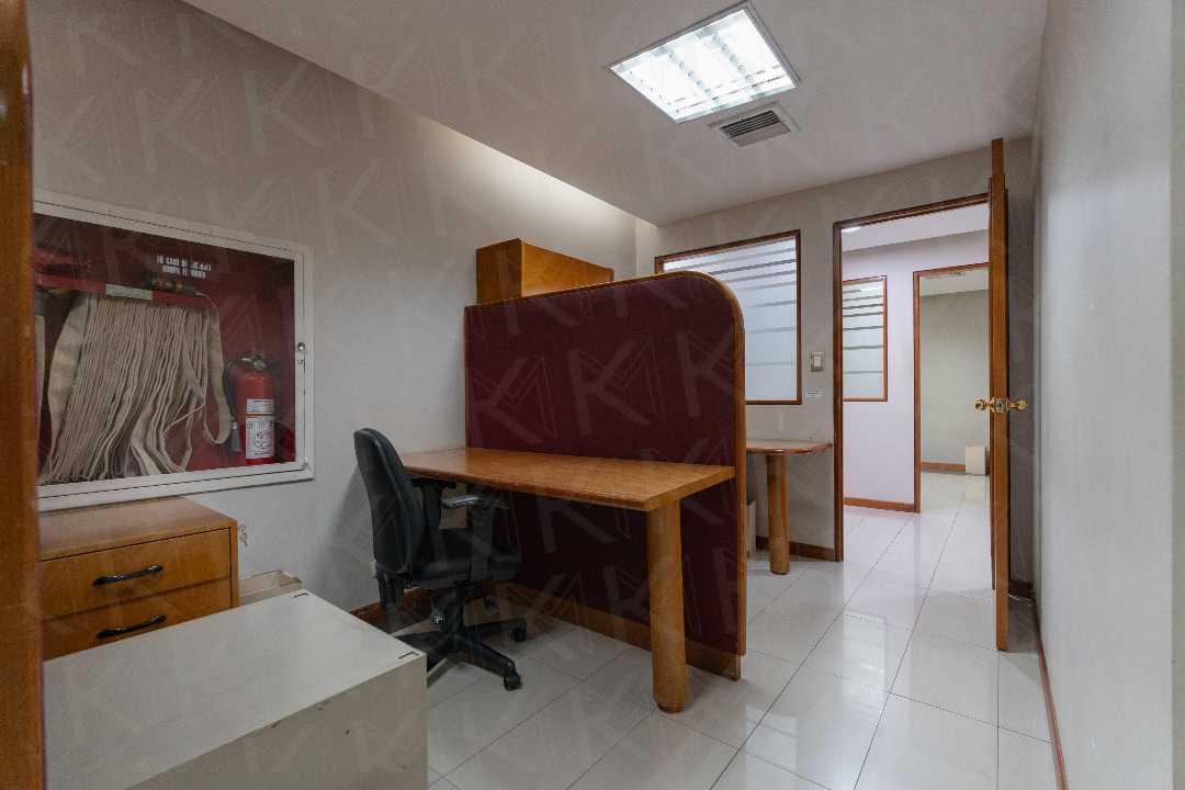 Los cortijos (Torre Corimon) - Oficina en venta