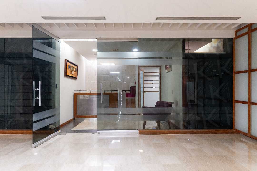 Los cortijos (Torre Corimon) - Oficina en venta