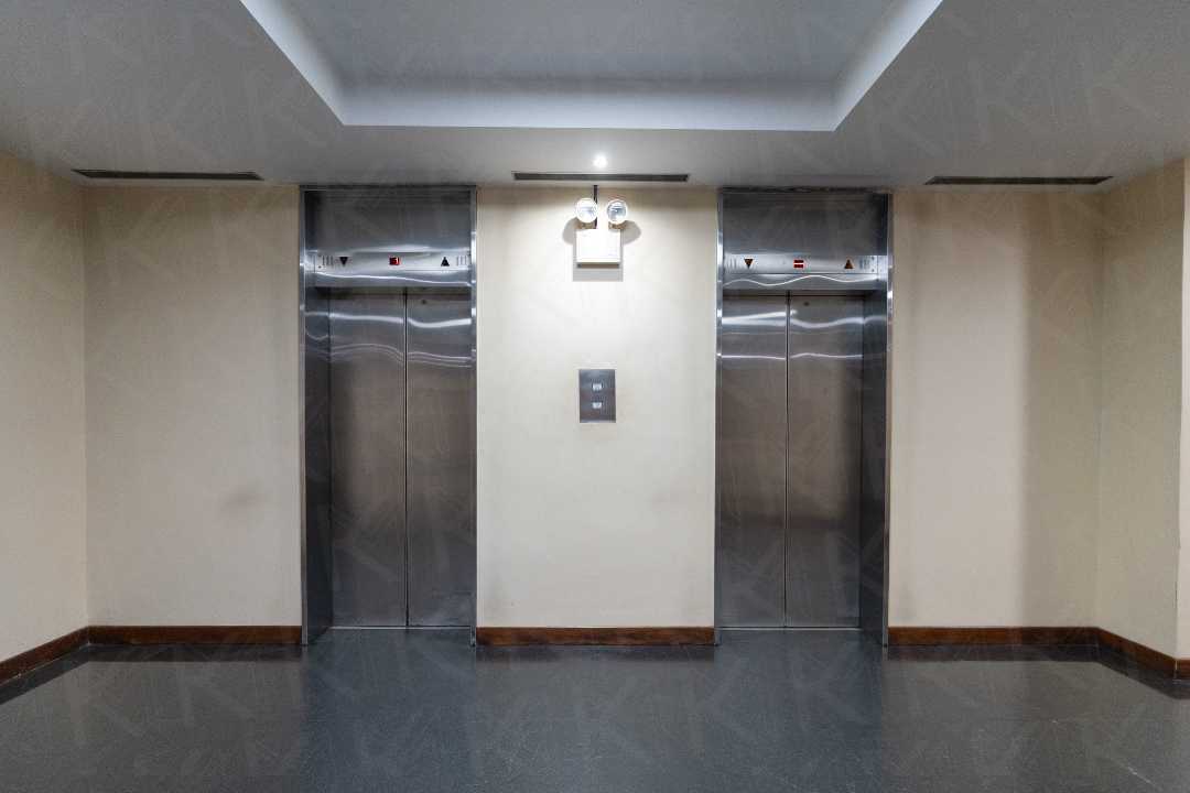Los cortijos (Torre Corimon) - Oficina en venta