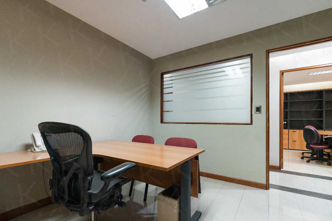 Los cortijos (Torre Corimon) - Oficina en venta