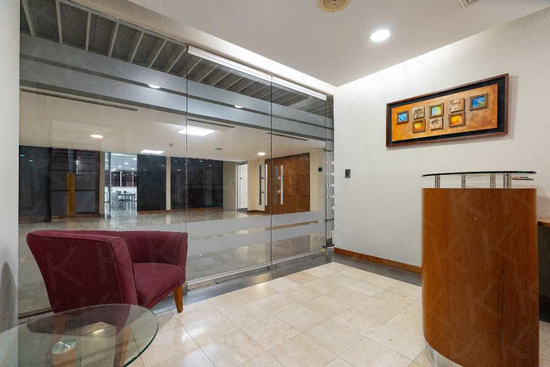 Los cortijos (Torre Corimon) - Oficina en venta